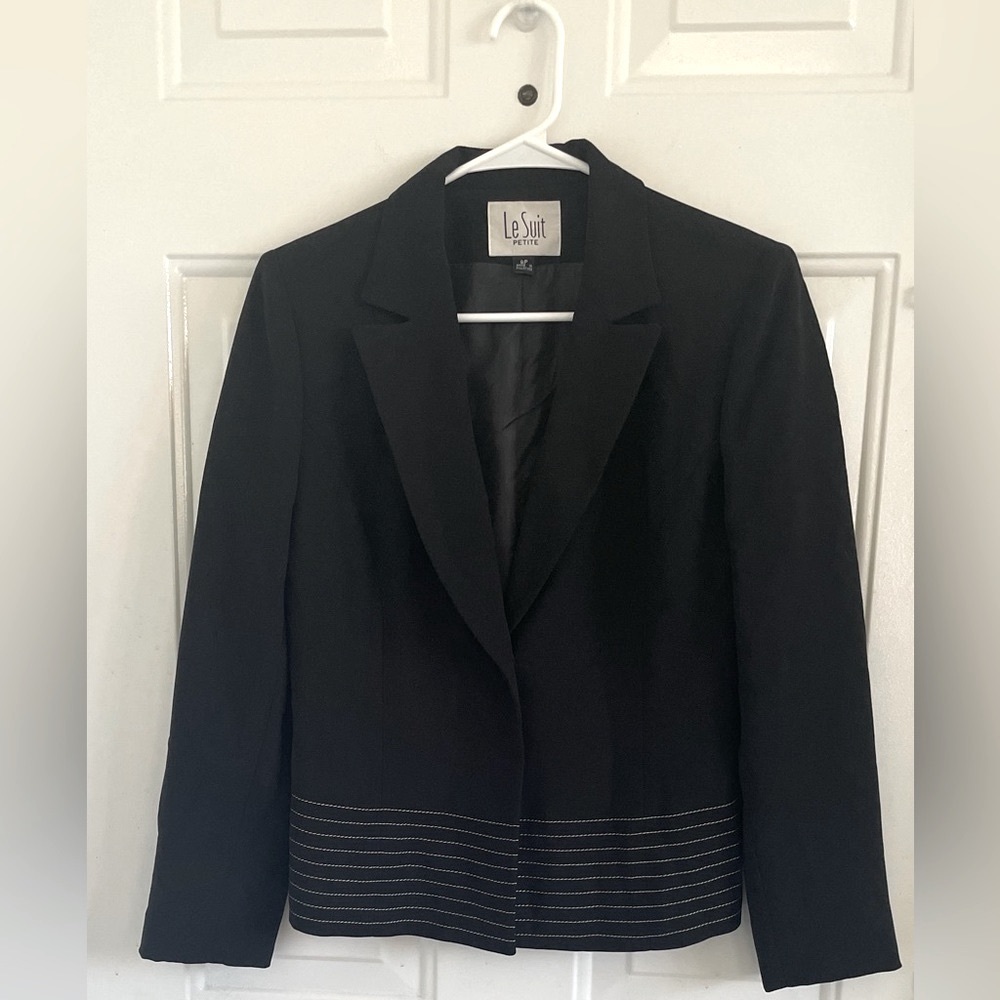 Le Suit Black Blazer Size 8P